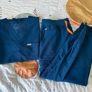 Figs women’s scrub set in Deep Reef